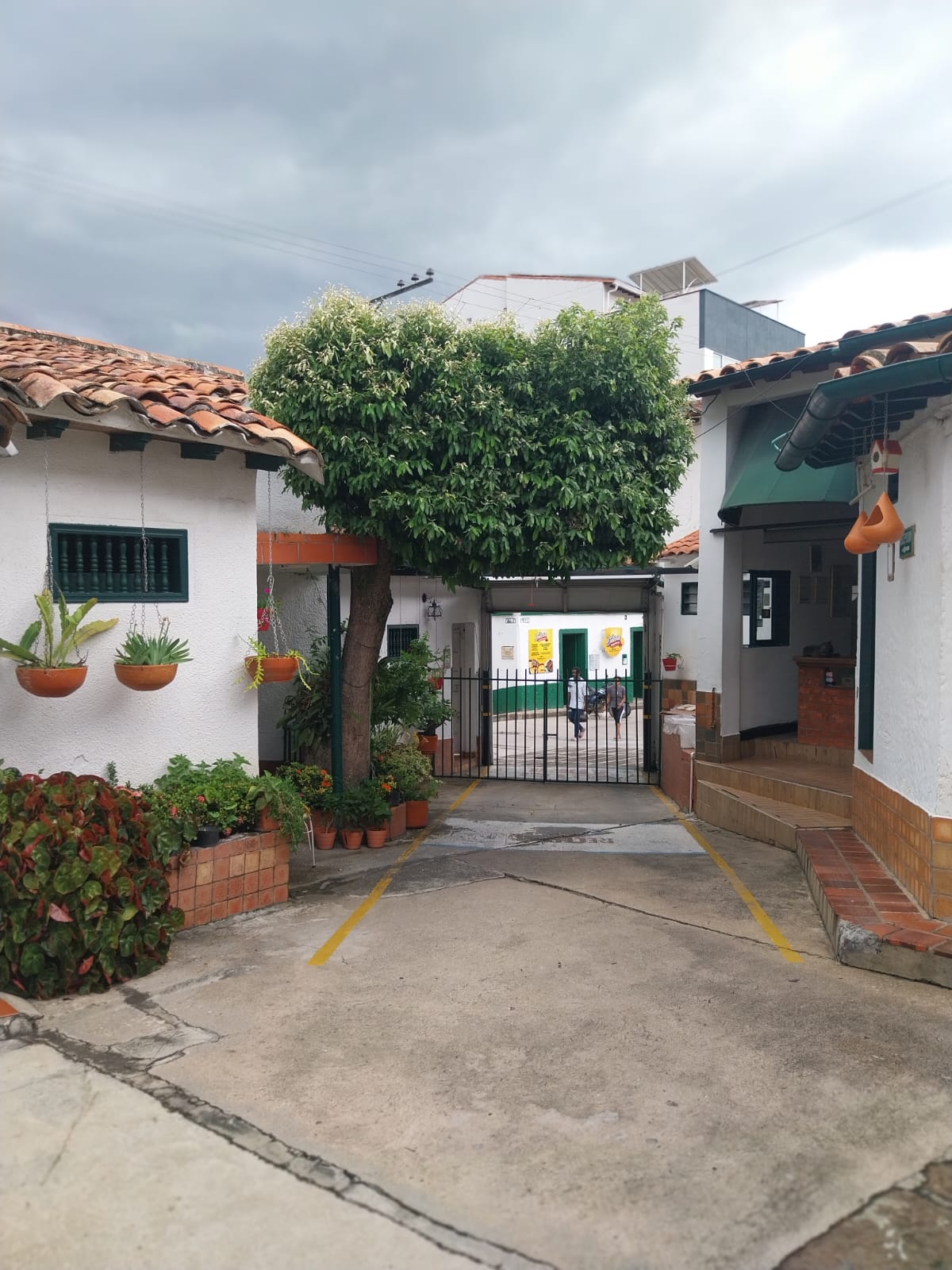 HOTEL ABRIL  - Foto 1